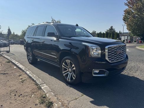 Used 2018 GMC Yukon Denali w/ Denali Ultimate Package AWD/4WD image 2