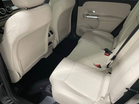 Used 2025 Mercedes-Benz GLB 250 GLB 250 image 16