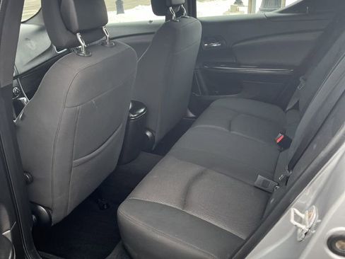 Used 2013 Dodge Avenger SE image 11