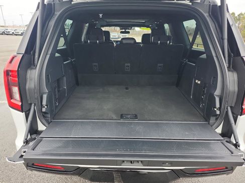 Used 2025 Ford Expedition Max Platinum w/ Stealth Appearance Package image 13