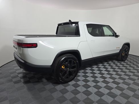 Used 2025 Rivian R1T Premium AWD/4WD image 5