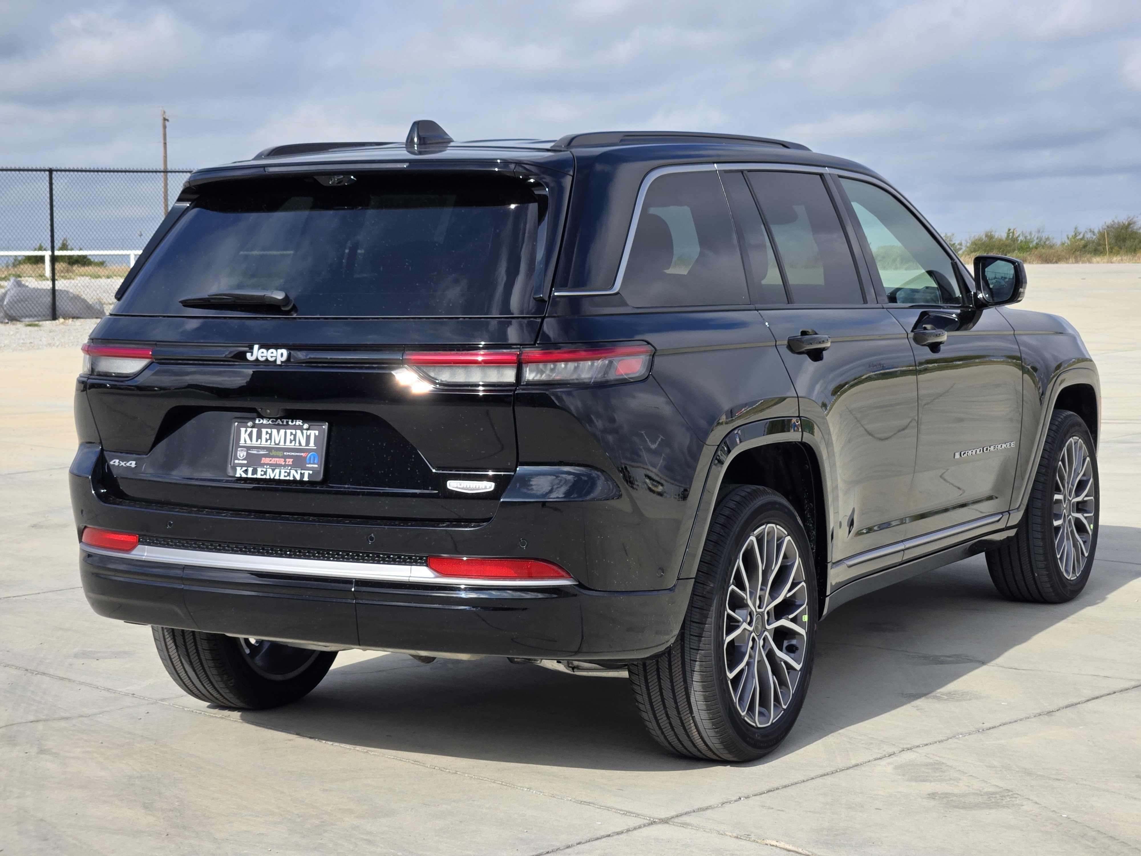 New 2027 Jeep Grand Cherokee Summit AWD/4WD image 5