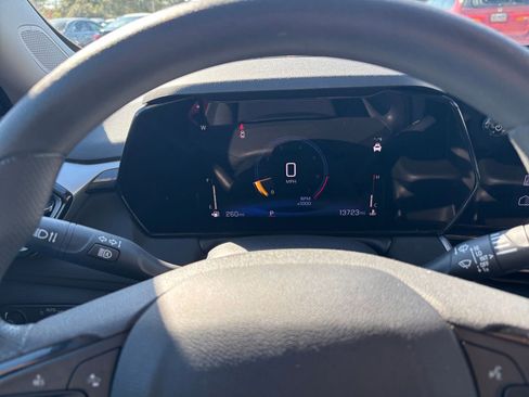 Used 2025 Chevrolet TrailBlazer LT image 38