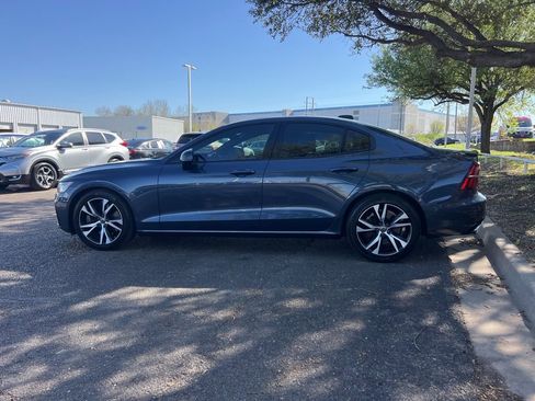 Used 2019 Volvo S60 T6 R-Design image 4