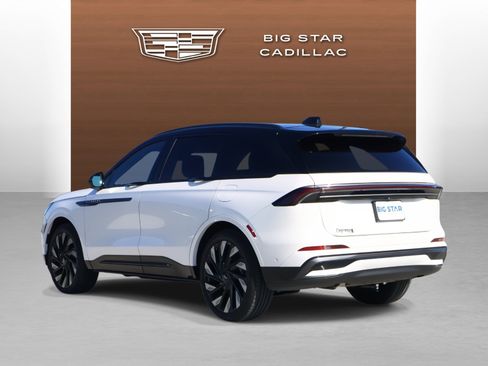 Used 2024 Lincoln Nautilus Reserve w/ Equipment Group 202A image 3