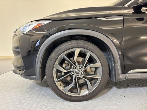 Used 2019 INFINITI QX50 Essential w/ Sensory Package image 11