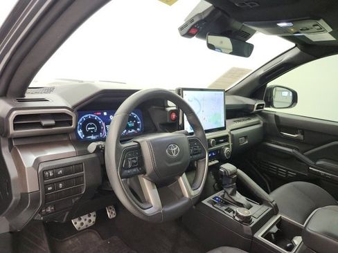 Used 2024 Toyota Tacoma TRD Sport image 12