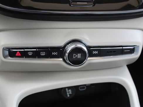 Certified 2023 Volvo XC40 B5 Plus w/ Climate Package AWD/4WD image 26