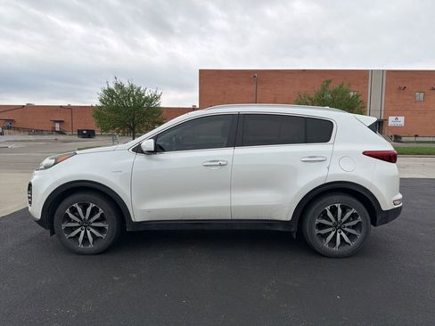Used 2017 Kia Sportage EX image 8