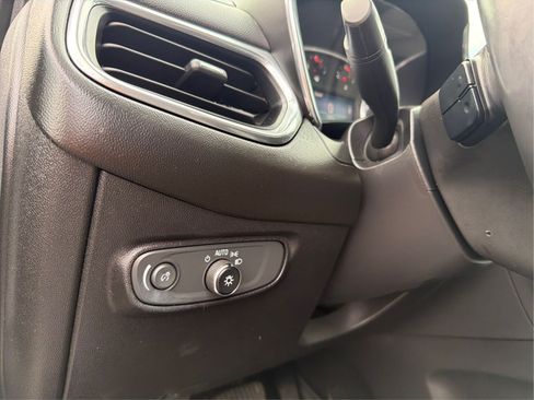 Used 2019 Chevrolet Equinox LT FWD image 19