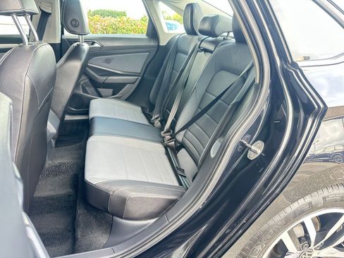 Used 2025 Volkswagen Jetta SE image 42