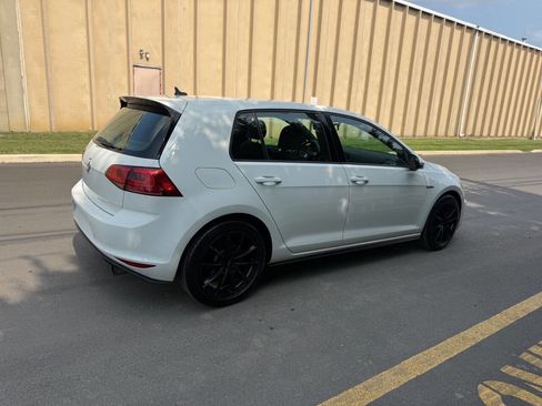 Used 2017 Volkswagen GTI S image 11