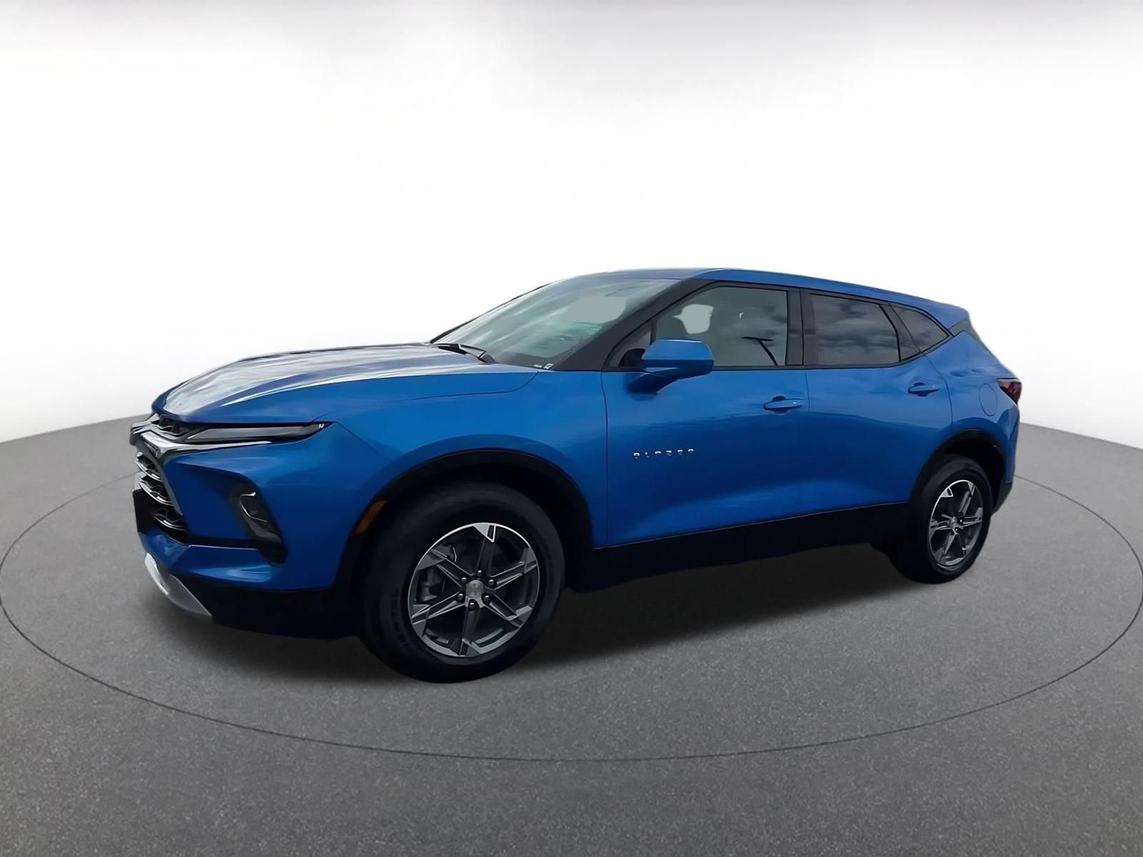 Used 2025 Chevrolet Blazer LT FWD image 7