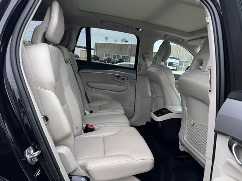 Used 2021 Volvo XC90 T5 Momentum w/ Climate Package FWD image 28
