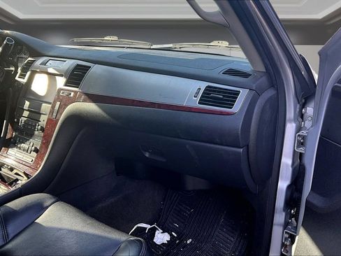Used 2014 Cadillac Escalade Premium AWD/4WD image 18