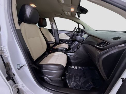 Used 2020 Buick Encore Preferred image 29