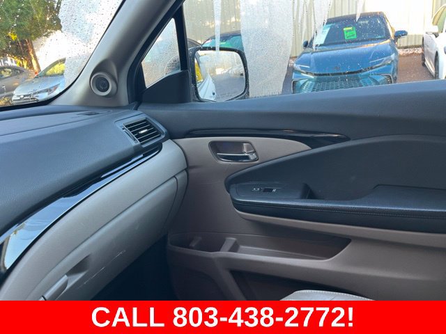 Used 2016 Honda Pilot Touring image 32