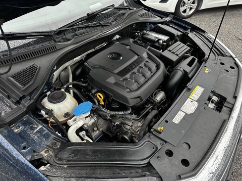 Used 2021 Volkswagen Passat 2.0T SE image 39