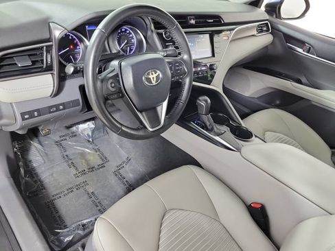 Used 2018 Toyota Camry SE FWD image 18