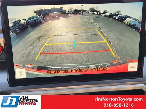 Used 2025 Toyota Tacoma TRD Off-Road image 19