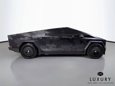 Used 2024 Tesla Cybertruck Cyberbeast AWD/4WD image 3