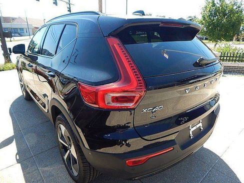 New 2026 Volvo XC40 B5 Plus w/ Protection Package Premier AWD/4WD image 9