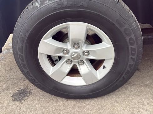 Used 2016 RAM 1500 Express image 13