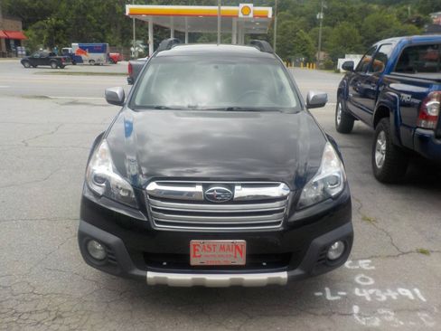 Used 2013 Subaru Outback 2.5i Limited AWD/4WD image 7