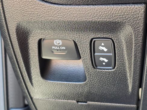 Used 2022 RAM 1500 Big Horn AWD/4WD image 43