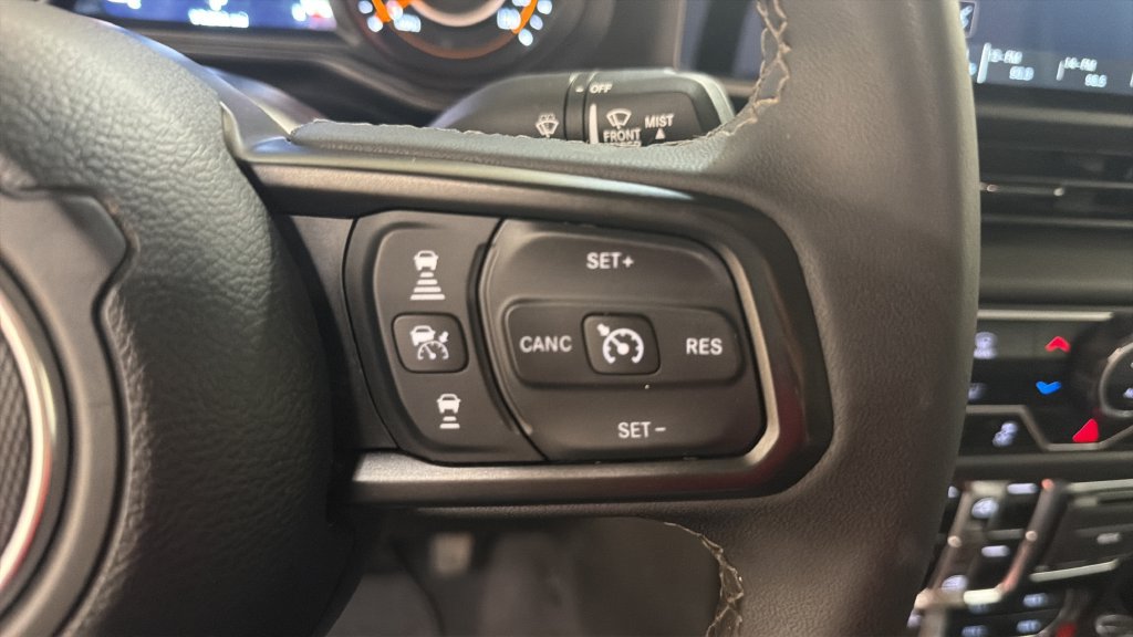 Used 2026 Jeep Gladiator Mojave AWD/4WD image 17