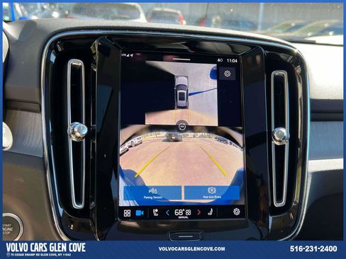 Certified 2025 Volvo XC40 B5 Plus w/ Climate Package image 28