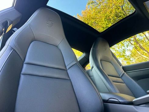 Used 2024 Porsche 911 Carrera 4S image 19