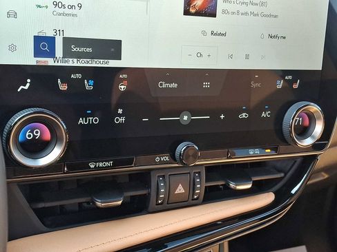 Used 2023 Lexus NX 350 AWD image 14