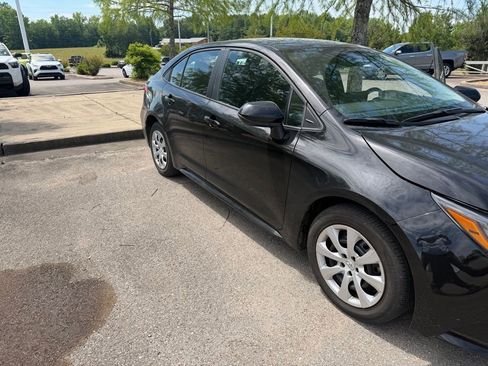 Used 2023 Toyota Corolla LE FWD image 11