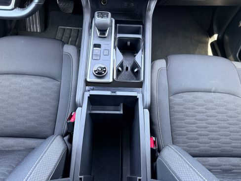 Used 2025 Nissan Pathfinder SV AWD/4WD image 18
