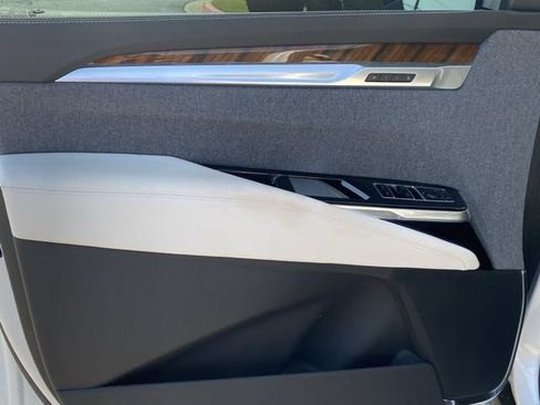 Certified 2025 Cadillac Escalade Sport Platinum w/ LPO, ONYX Package AWD/4WD image 27