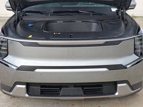 Used 2024 Kia EV9 Light Long Range RWD image 7