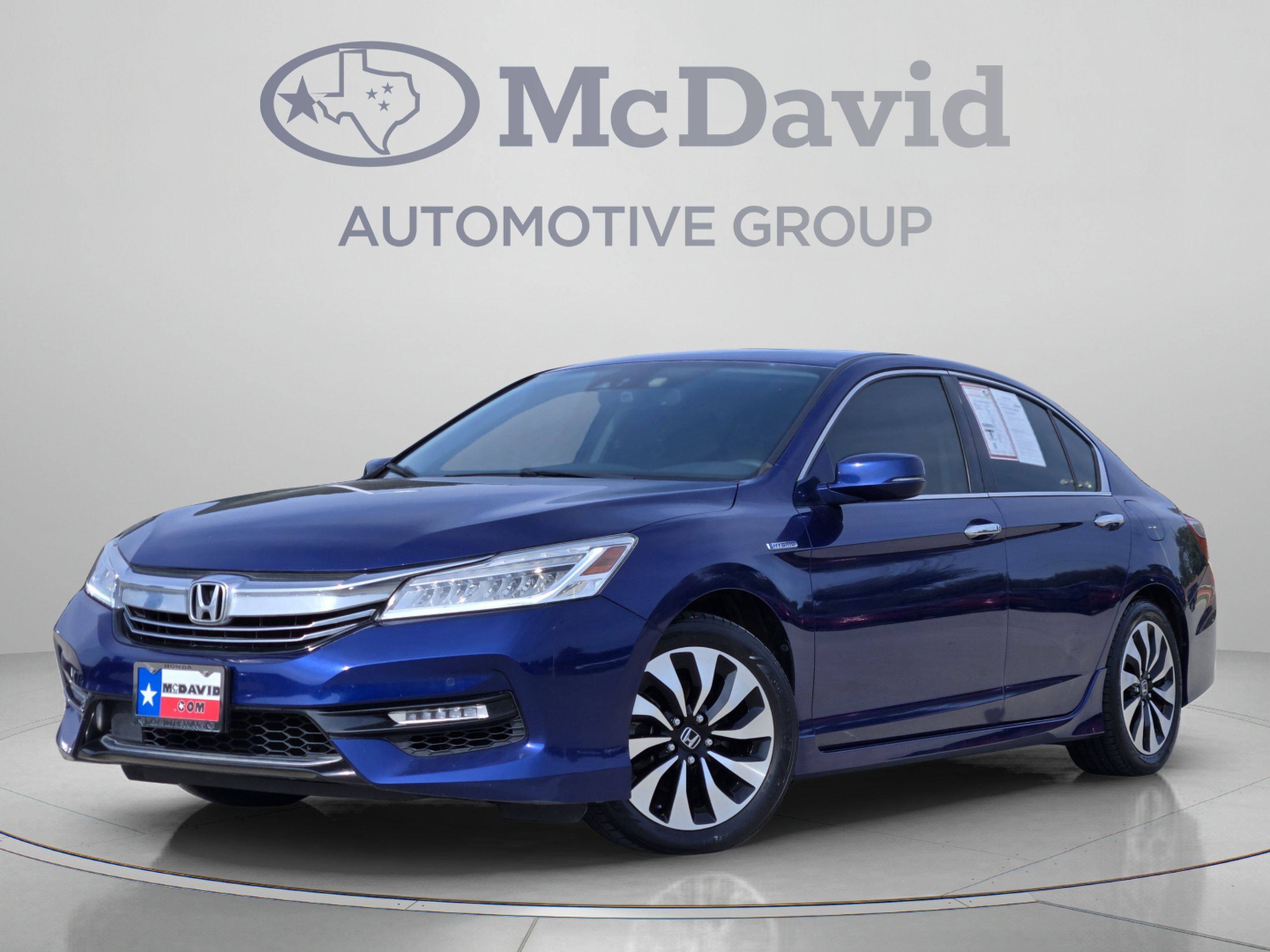 Used 2017 Honda Accord Touring image 1