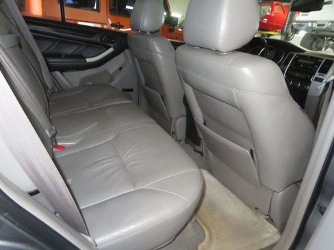 Used 2008 Toyota 4Runner Limited image 30