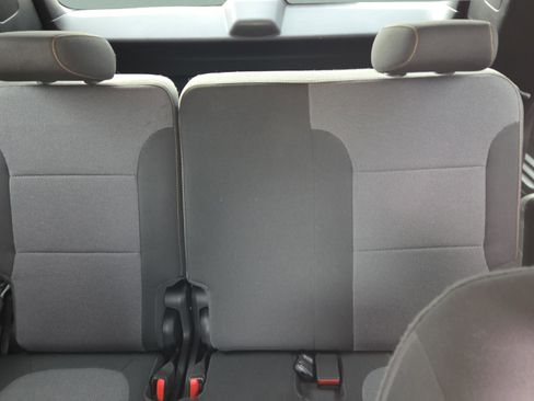 Certified 2021 Chevrolet Traverse LT image 33