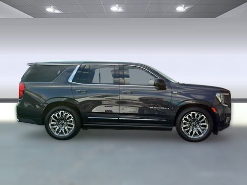 Used 2023 GMC Yukon Denali Ultimate AWD/4WD image 8