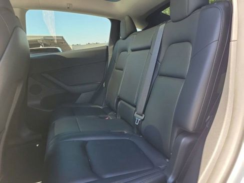 Used 2023 Tesla Model Y Long Range AWD/4WD image 20