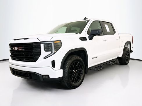 Used 2024 GMC Sierra 1500 Elevation image 3