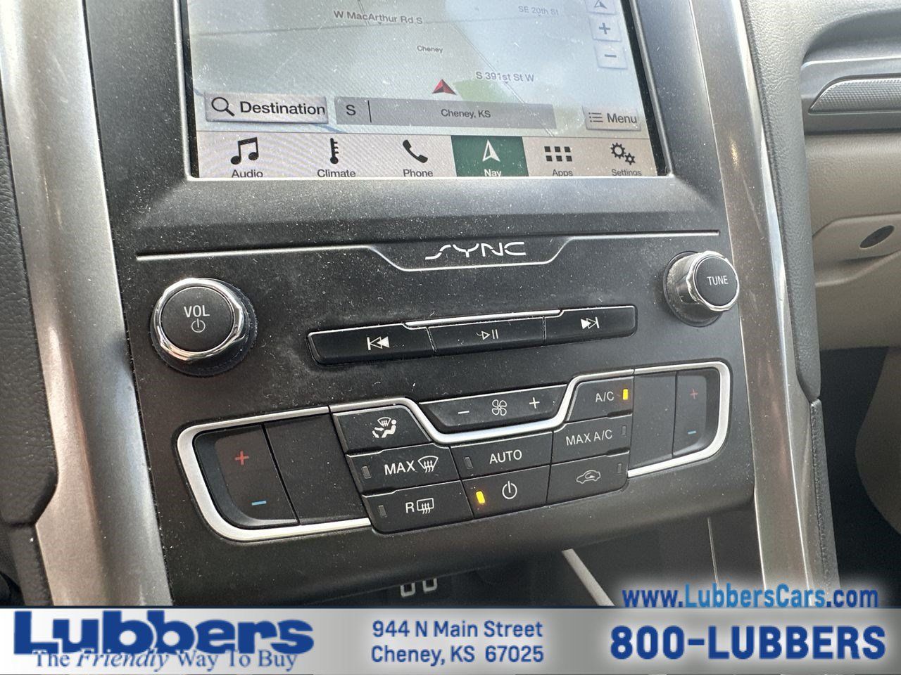 Used 2019 Ford Fusion SE FWD image 19
