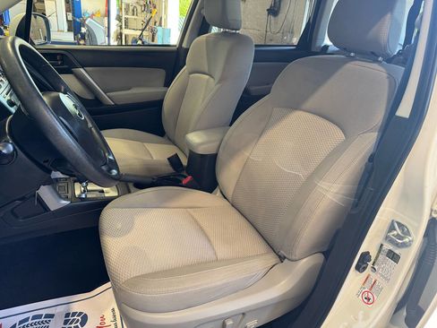 Used 2014 Subaru Forester 2.5i Premium w/ All-Weather Package AWD/4WD image 25