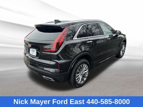 Used 2025 Cadillac XT4 Premium Luxury image 7