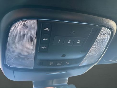 Used 2024 Dodge Durango GT image 21