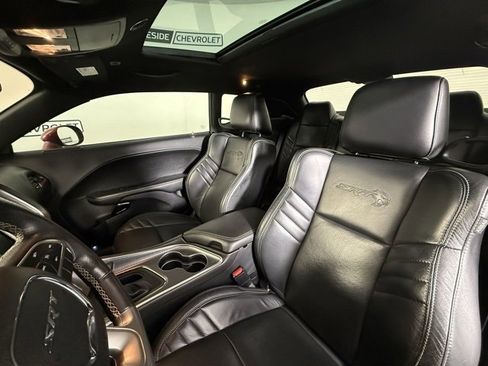Used 2018 Dodge Challenger SRT Hellcat image 32