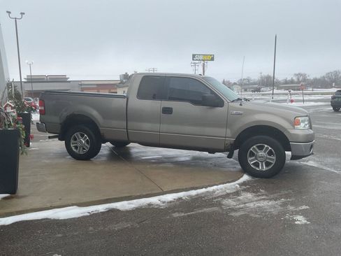 Used 2006 Ford F150 XLT image 5
