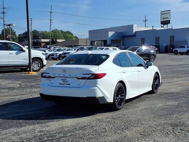 Used 2025 Toyota Camry SE FWD image 5
